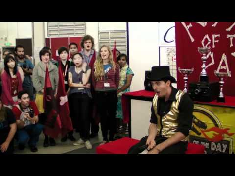 Premiación del "Fósil del Día" en la COP16 / Fotografía: oneclimate.net